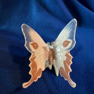 Lladro Mariposa Graceful Landing